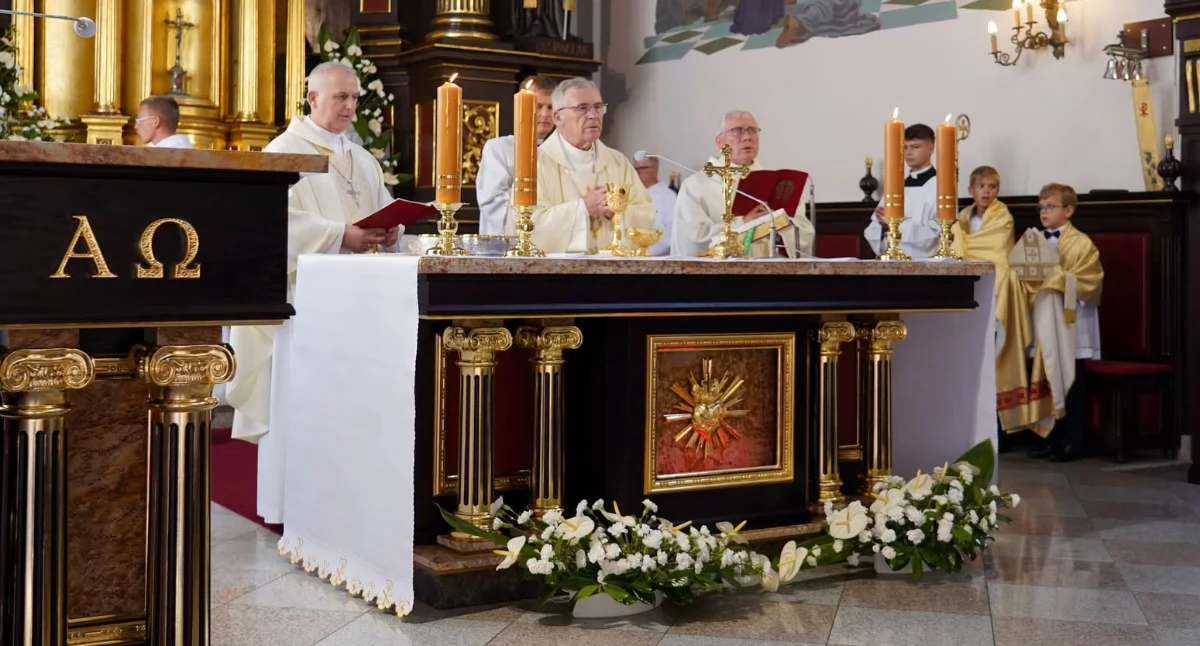 Uroczystości Powiat, parafii Żelechowie Jubileusz poświęcenie ołtarza pamiątkowa tablica - zdjęcie, fotografia