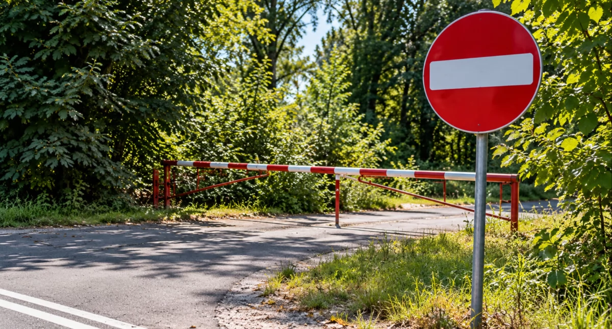 Inne Powiat, Groźne osuwisko Wisłą zamknięty parking Sprawa skarpy Tarnowie sesji powiatu - zdjęcie, fotografia