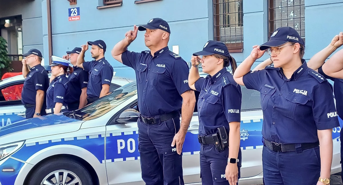 Inne Powiat, Garwolińscy policjanci oddali hołd funkcjonariuszowi który zginął służbie - zdjęcie, fotografia