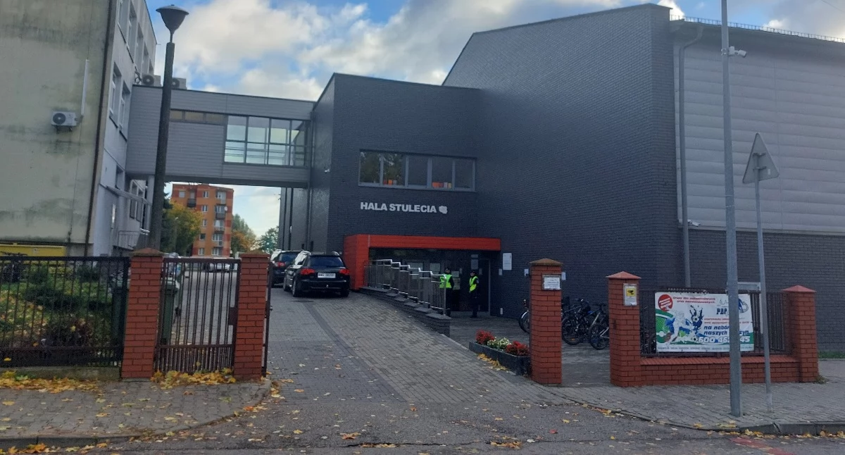 Inne Powiat, Policjanci szkołami kontrole plecaków Zaostrzone środki bezpieczeństwa Mazowszu - zdjęcie, fotografia