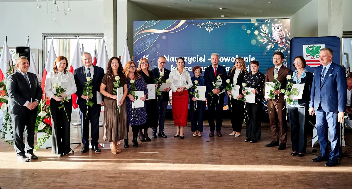 Uroczystości Powiat, Nagrody starosty pracowników oświaty powiatu garwolińskiego Lista wyróżnionych - zdjęcie, fotografia