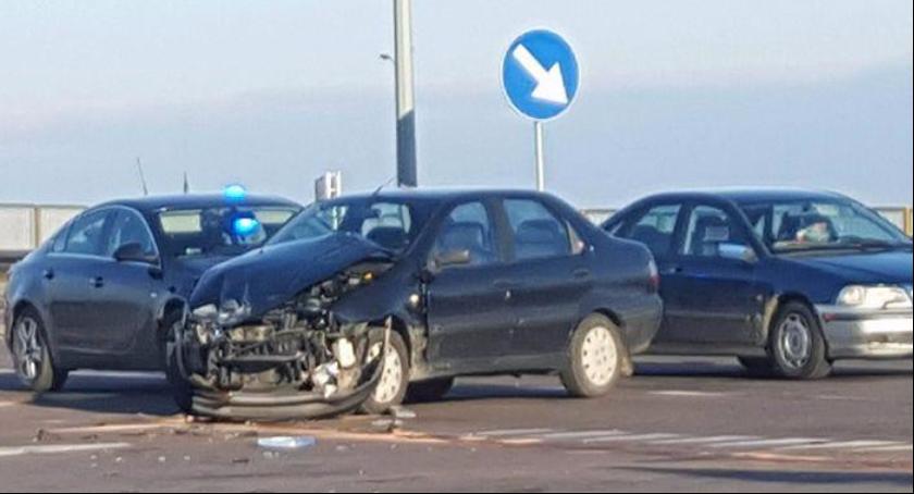 Zdjęcie poglądowe dotyczy kolizji drogowej.