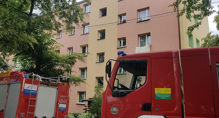 Pożar mieszkania w budynku wielorodzinnym w Garwolinie.
