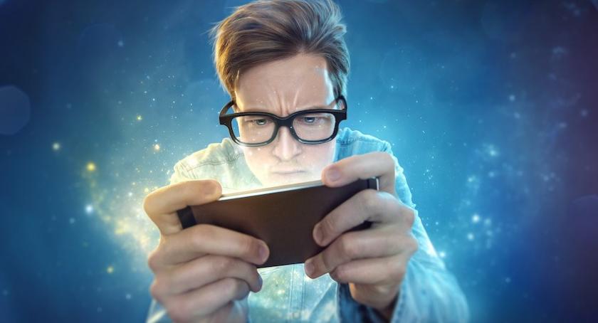 Masz problemy z telefonem? Sprawdź, jak działa ubezpieczenie smartfona