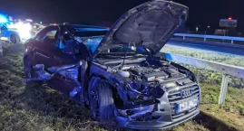 Zasnął za kierownicą na S17. Audi uderzyło w naczepę&hellip;