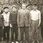 Uczniowie Szkoły Podstawowej w Oronnem w towarzystwie nauczyciela - Stanisława Pielaka