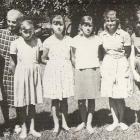 Uczennice Szkoły Podstawowej w Oronnem w towarzystwie nauczycielki - pani Witak