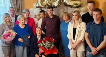 102-letnia Pani Genowefa budzi podziw wśród sąsiadów i rodziny 