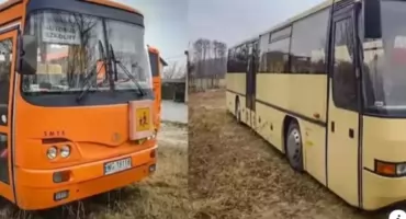 Uwaga, przewoźnicy i kolekcjonerzy! Gmina sprzedaje dwa autobusy. Są ceny wywoławcze!
