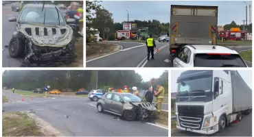 Groźna kolizja osobówki z ciężarówką na skrzyżowaniu w Wildze 