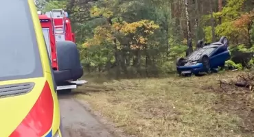 Dachowanie w Wanatach. W akcji trzy jednostki straży pożarnej