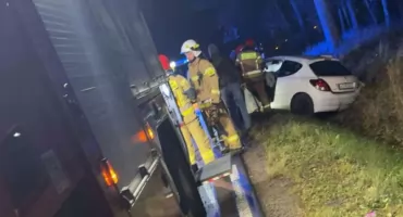 Toyota zajechała drogę Peugeotowi. Mandat za kolizję na DK 76