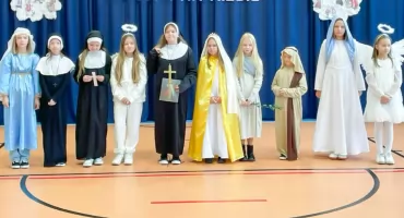 Radosny i kolorowy korowód przeszedł ulicami! Taka alternatywa dla Halloween zaskakuje pozytywnie