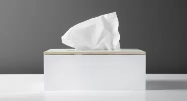 Pudełko z higienicznymi chusteczkami – praktyczne rozwiązanie do każdego wnętrza