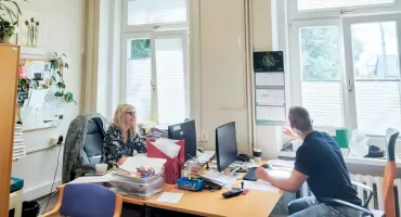 Nowe źródła światła. Co zyskał Urząd Miasta dzięki nowej inwestycji?