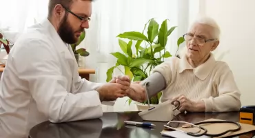 Bezpłatne badania i konsultacje lekarzy specjalistów dla seniorów! Biała Niedziela już 16 listopada