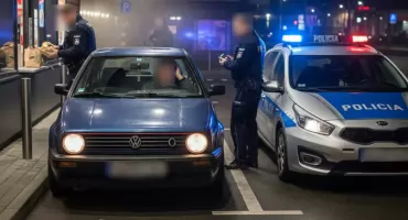 Akcja jak na filmie! Zatrzymanie przed okienkiem Drive-Thru 