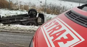 Dachowanie mitsubishi na drodze serwisowej