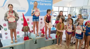 VI Mikołajkowe Zawody UKS Delfin Garwolin – medale, rekordy i świąteczna atmosfera