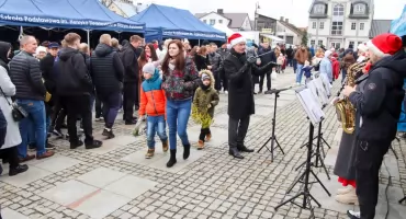 Świąteczny Kiermasz w Żelechowie po raz dziesiąty – radość, tradycja i mnóstwo niespodzianek