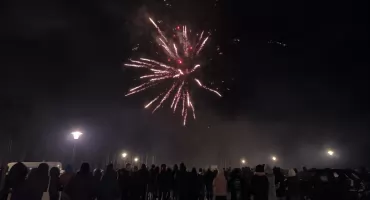 Noworoczna Integracja z loterią - Spotkanie w Nowy Rok przy kościele