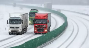 Zima na drogach: Policja pod lupę bierze ciężarówki. Koniec z blokowaniem tras?