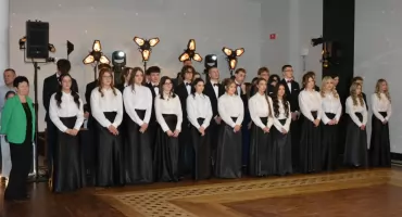 Sto dni przed maturą! Studniówka w Katolickim Liceum Ogólnokształcącym 