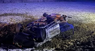 Akcja służb. Spłonął jeep