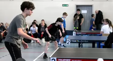 Zacięta rywalizacja i głośny doping! Turniej tenisa stołowego