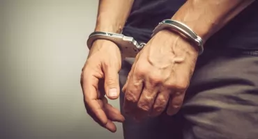 Znęcał się nad bliskimi. Najbliższe 2 lata spędzi za kratami