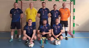 Policyjni futboliści z Garwolina w finale turnieju. Asp. Tobiasz najlepszym bramkarzem