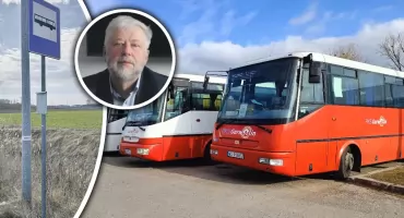 „To jest po prostu kpina”. Maturzysta skarży się na PKS Garwolin. Prezes odpowiada