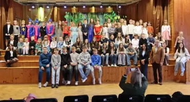 Wiosna na scenie w Żelechowie. Młodzi aktorzy zachwycili publiczność [ZDJĘCIA]