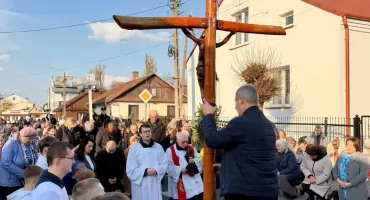 Droga Krzyżowa ulicami Żelechowa. Wspólna modlitwa i refleksja nad codziennym świadectwem wiary