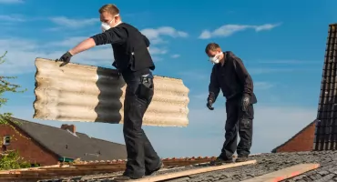 Co z eternitem w gminie Wilga? Lista osób czekających jest długa