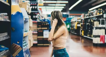 Czy lokalny Topaz jest tańszy od Biedronki i Lidla?