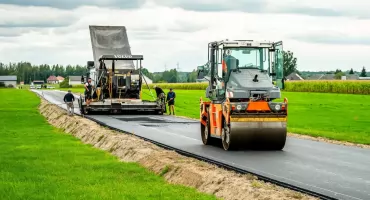 Gmina Łaskarzew stara się o milion na przebudowę dróg gminnych