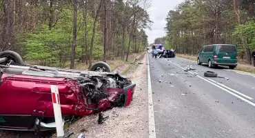 Zderzenie na drodze krajowej w Cyganówce. Dwie osoby trafiły do szpitala