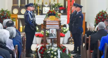 Pożegnanie policjanta. Ostatnia droga śp. Pawła Madejskiego