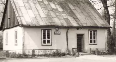 Początki Szkoły Podstawowej w Antoniówce Świerżowskiej - Naukę rozpoczęli 18 lutego 1936 roku