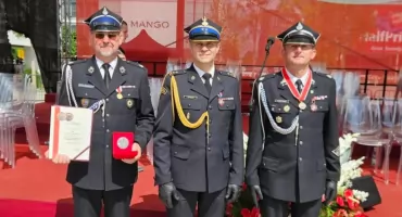 Druhowie z powiatu garwolińskiego wyróżnieni podczas Mazowieckich Obchodów Dnia Strażaka w Warszawie