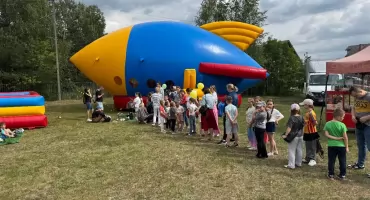 Tłumy mieszkańców na Miejsko-Gminnym Dniu Dziecka w Pilawie. Rodzinna zabawa i mnóstwo atrakcji