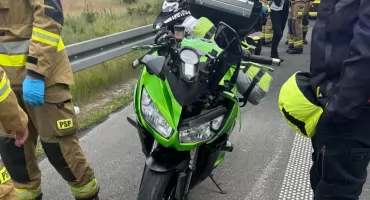 Wypadek na S17: motocyklista uderzył w Mercedesa, trafił do szpitala