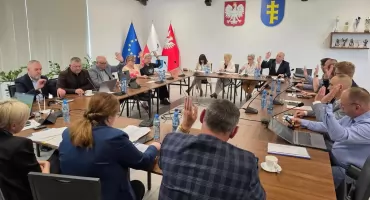 Pilawa: Nadwyżka budżetowa i 24. absolutorium dla burmistrz Łubian