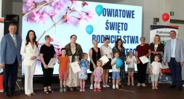 Powiatowe Święto Rodzicielstwa Zastępczego w Miętnem – 112 dzieci znalazło dom w powiecie garwolińskim