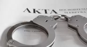 Podrabiał sprzęt znanych marek i oszukiwał klientów. Zatrzymano 54-latka