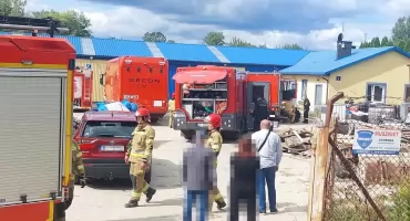 Kolejny wyciek kwasu na Brukarskiej. Specgrupa z Warszawy w akcji