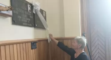 Oddał serce mieszkańcom. Odsłonięto tablicę upamiętniającą cenionego lekarza