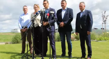 Droge paliwo, tanie zboże i brak opłacalności. Konferencja Mateusza Morawieckiego w gminie Górzno