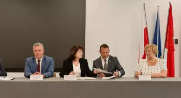 Gmina Łaskarzew z kolejnym dofinansowaniem. Hala sportowa w Dąbrowie przejdzie modernizację